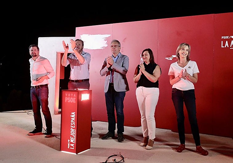 La vacante de Izquierdo en el Senado, a la espera de una decisión